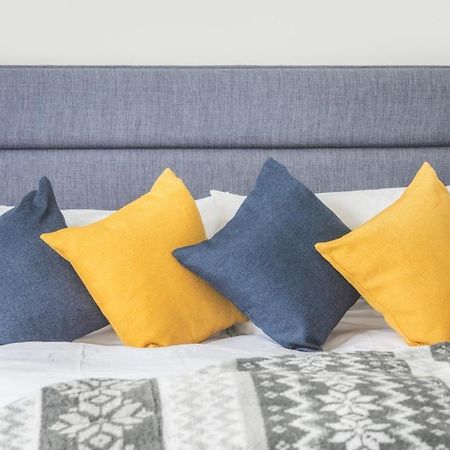 Coast View Luxury Apartment 莱姆里吉斯 外观 照片