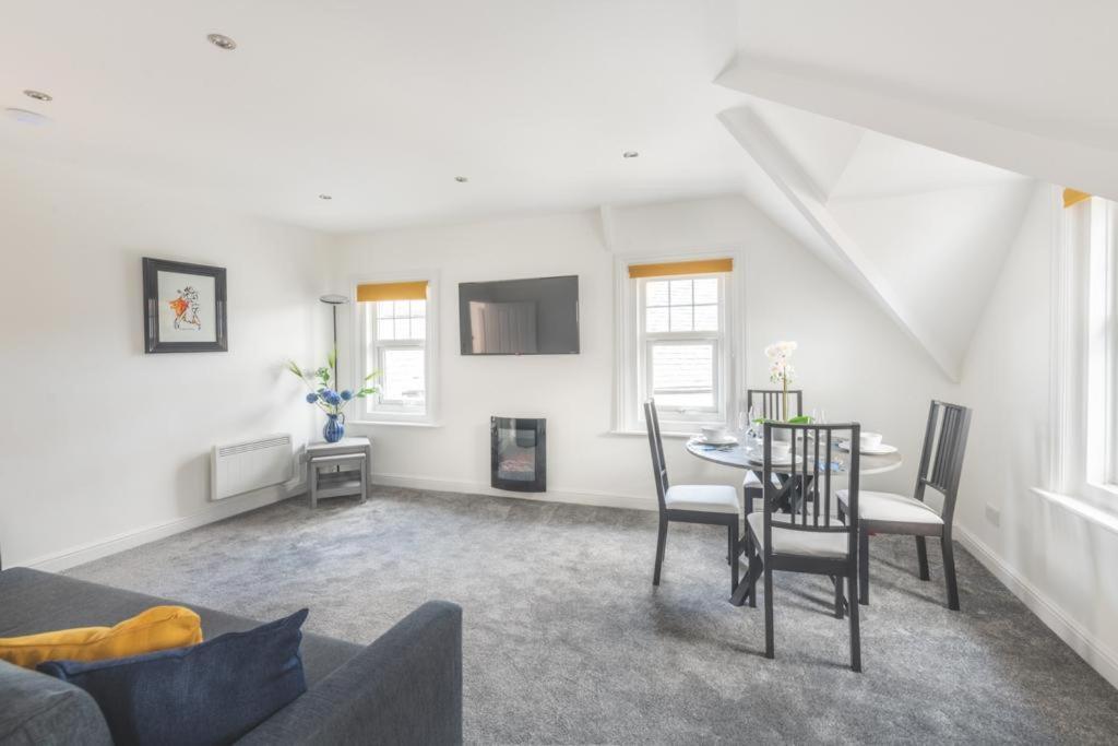 Coast View Luxury Apartment 莱姆里吉斯 外观 照片