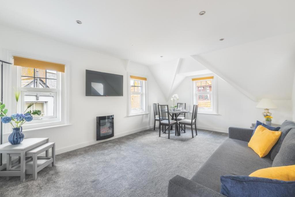Coast View Luxury Apartment 莱姆里吉斯 外观 照片