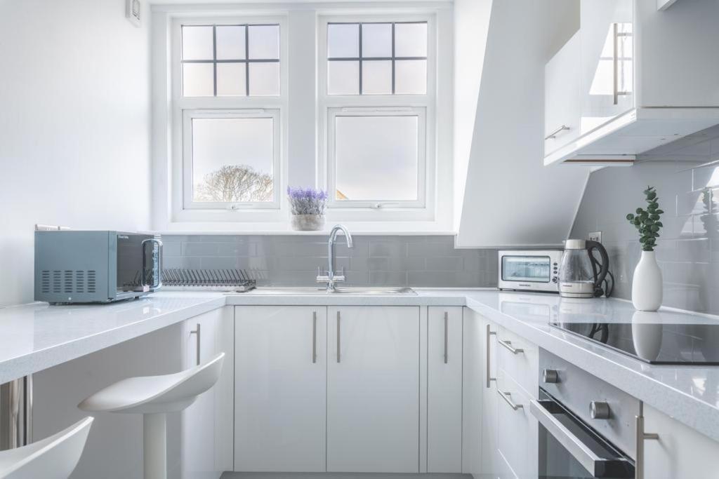 Coast View Luxury Apartment 莱姆里吉斯 外观 照片